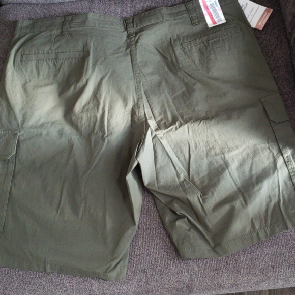 Clothes - Picture 2 of 3